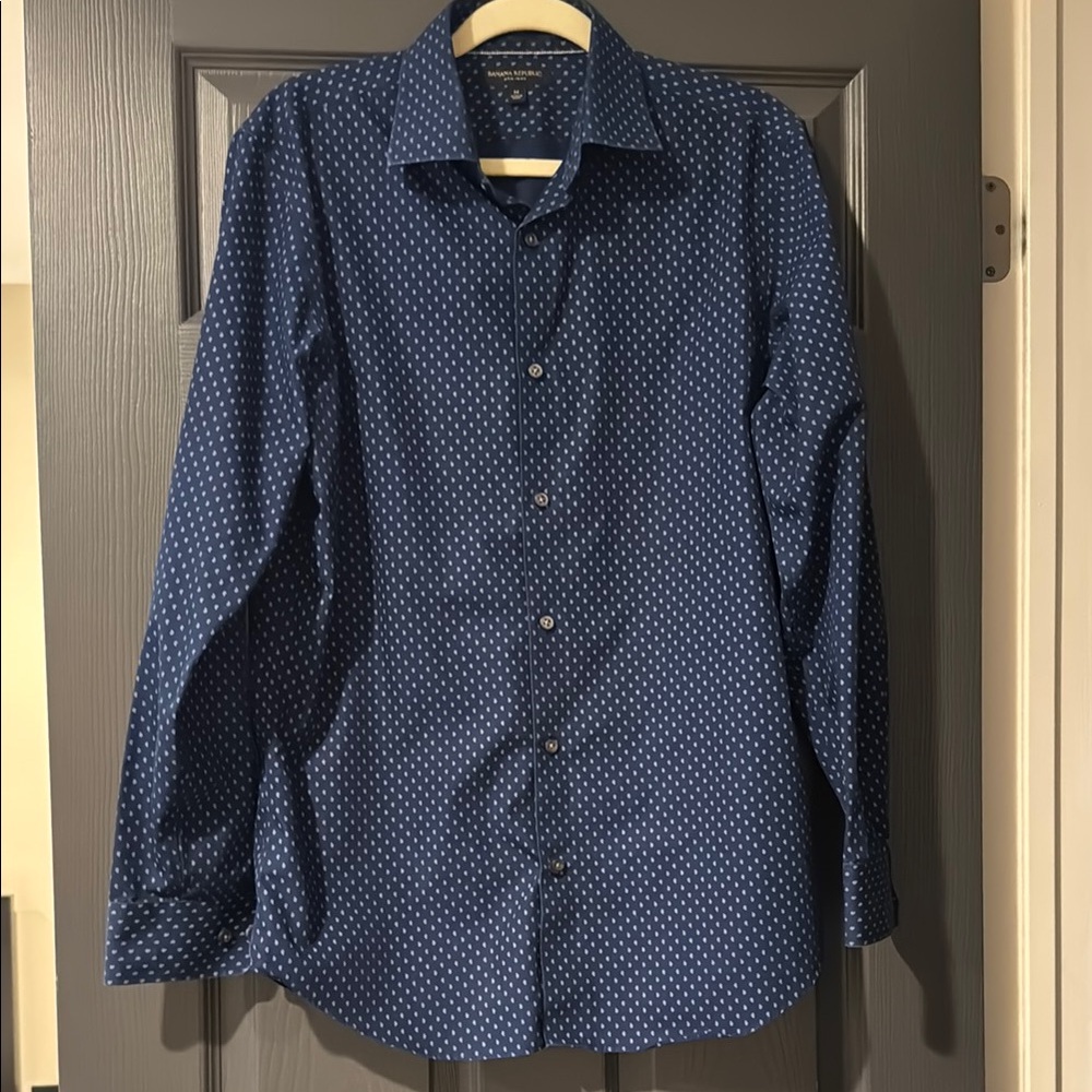 Banana Republic Men’s M Navy Paisley Non-Iron Cotton Dress Shirt